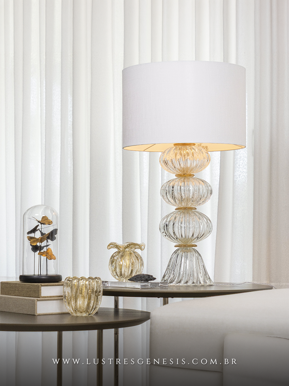 Abajur de Mesa Vidro Murano Amarilis Transparente Detalhe Dourado Cupula Bege Moderno para Quarto Sala Cabeceira